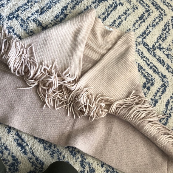 Brand new gentle fawn shawl - Picture 1 of 2